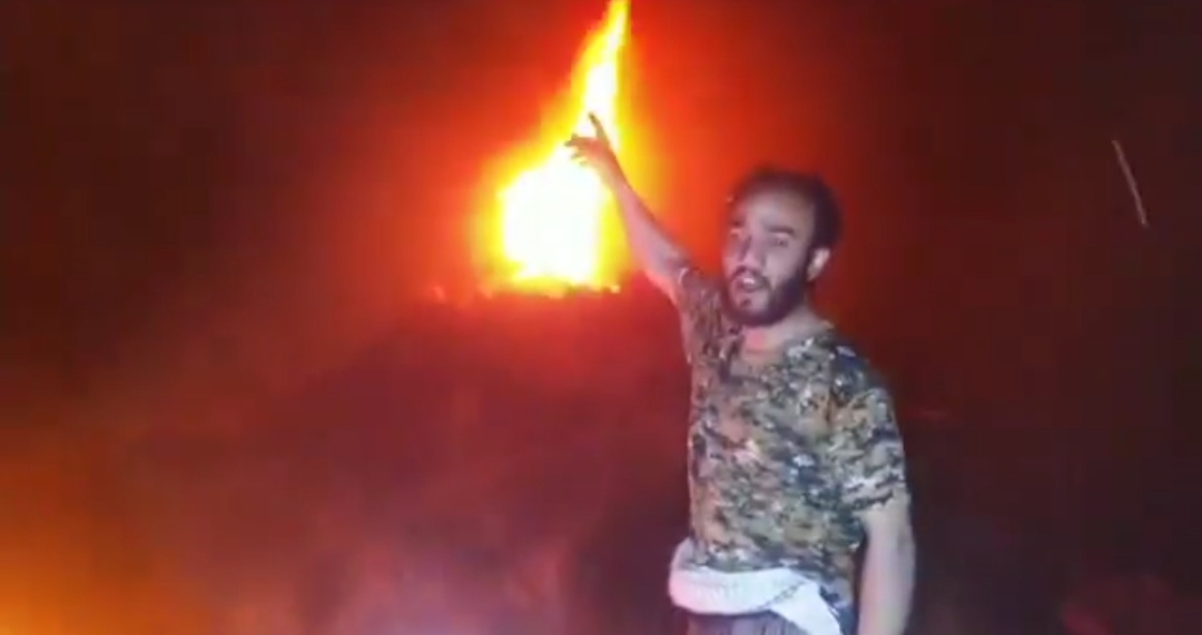 قبائل خولان تقوم بهذا العمل من اعلى قمم الجبال بعد رسالة وجهها الشيخ محمد بن احمد الزايدي لقبائله وكل قبائل اليمن تفاصيل