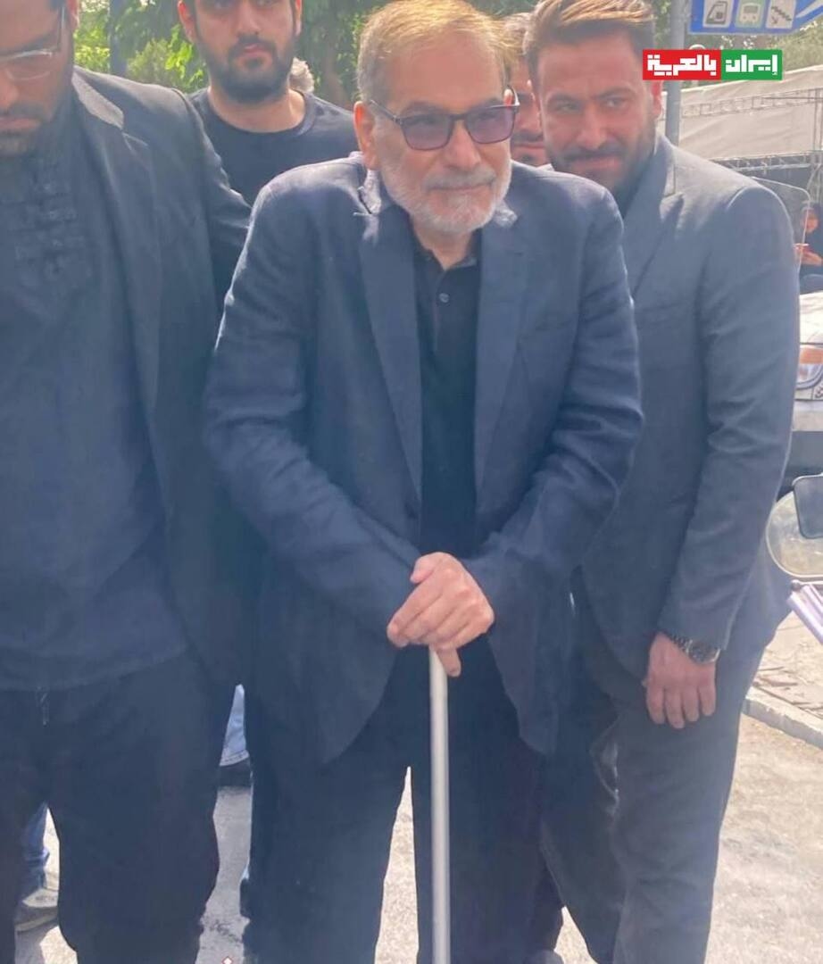 شمخاني يشارك شخصيا في تشييع ضحايا الحرب الإسرائيلية بطهران رغم إصاببته