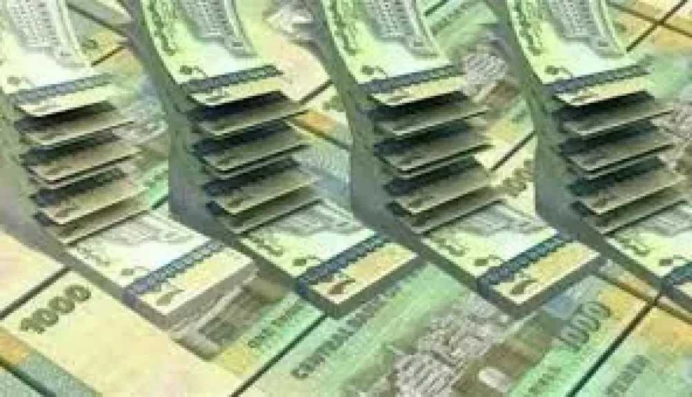 خبير اقتصادي يتوقع مستقبل العملة اليمنية في ظل استمرار الانهيار المرعب