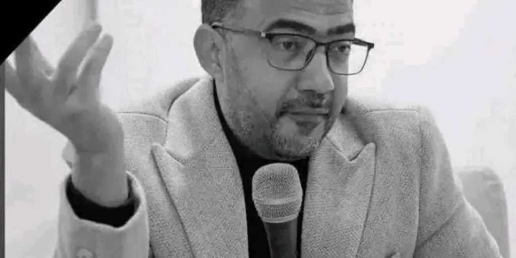 الرئيس العليمي ينعي فؤاد الحميري: رحل إعلامي وشاعر عُرف بوطنيته وإبداعه