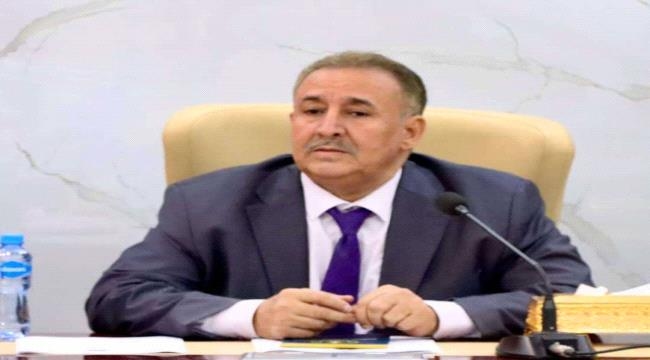 الربيزي يُعزّي الدكتور عيدروس اليهري في وفاة والدته