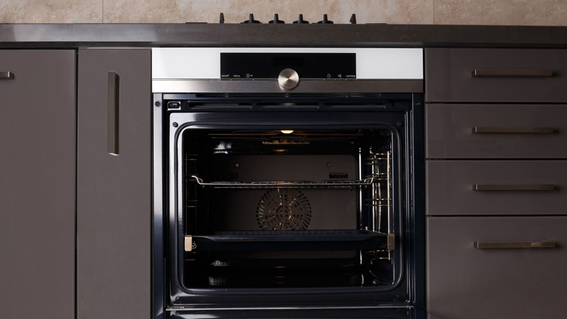 Our Guide To The Best Gas Range Ovens In Canada In 2025 (And Where To Get Them)