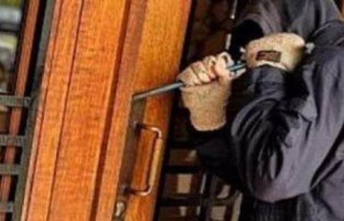 نافذة - تفاصيل إحالة حارس عقار وابنتيه للمحاكمة بتهمة سرقة شقة فى الجيزة