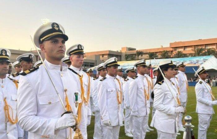 الأكاديمية العربية تحتفل بتخريج دفعة 103 من «كلية النقل البحري»