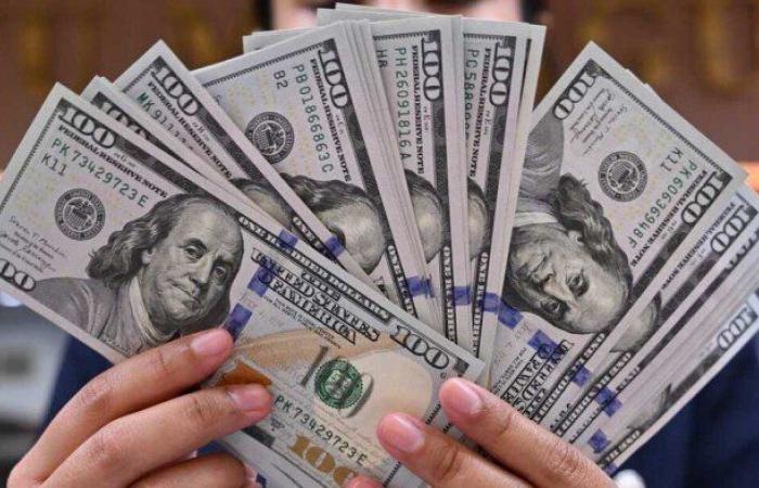 الأخضر بكام النهارده؟.. سعر الدولار اليوم مقابل الجنيه المصري السبت 5 يونيو 2025