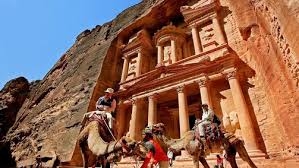 3.7 مليار دولار الدخل السياحي خلال النصف الأول من عام 2025