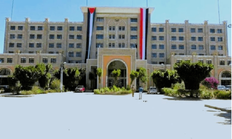 وزارة الخارجية : العدوان الصهيوني الجبان يُعد انتهاكاً سافراً لسيادة اليمن