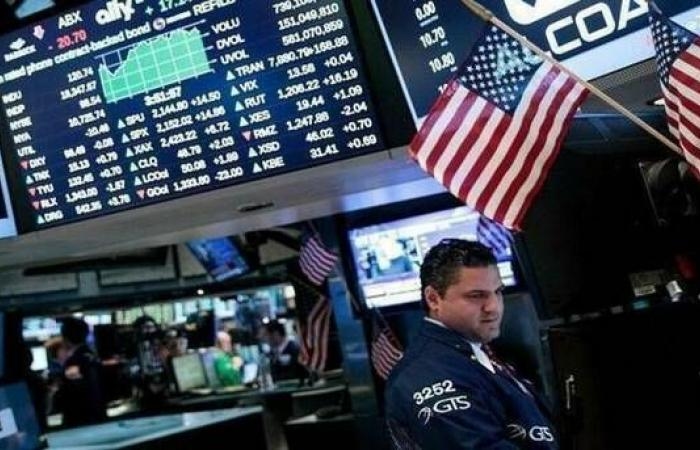 وول ستريت تغلق على مكاسب أسبوعية قوية مع تفاؤل تجاري بين واشنطن وبكين
