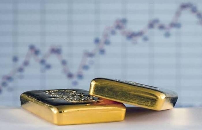 تقرير الوظائف وصعود الدولار يدفعان الذهب للتراجع في ختام تعاملات الخميس