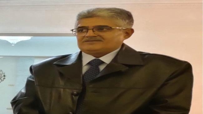 فيما الحميقاني يبالغ في رفع تكلفة الصيانة والتي بلغت 100 مليون ريال..!! رئيس ملتقى أبين الجامع يطالب اللجنة الأمنية بتنفيذ قرار فتح طريق ثرة