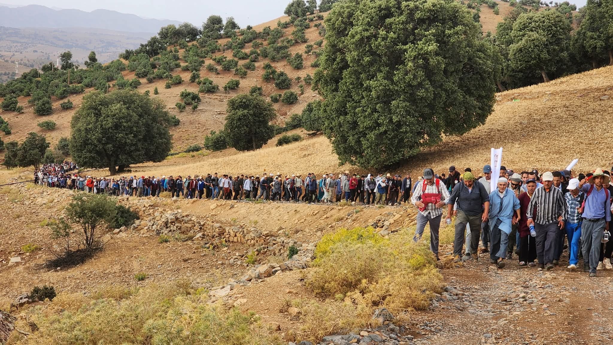 ساكنة آيت بوكماز بإقليم أزيلال تفضح حكومة أخنوش وتغنيها بالدولة الإجتماعية