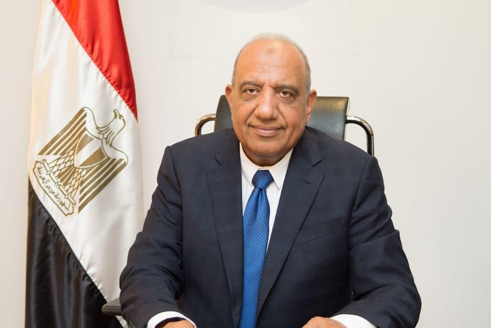 وزير الكهرباء يصل العاشر من رمضان لمتابعة آثار حريق محطة المحولات بعد السيطرة عليها