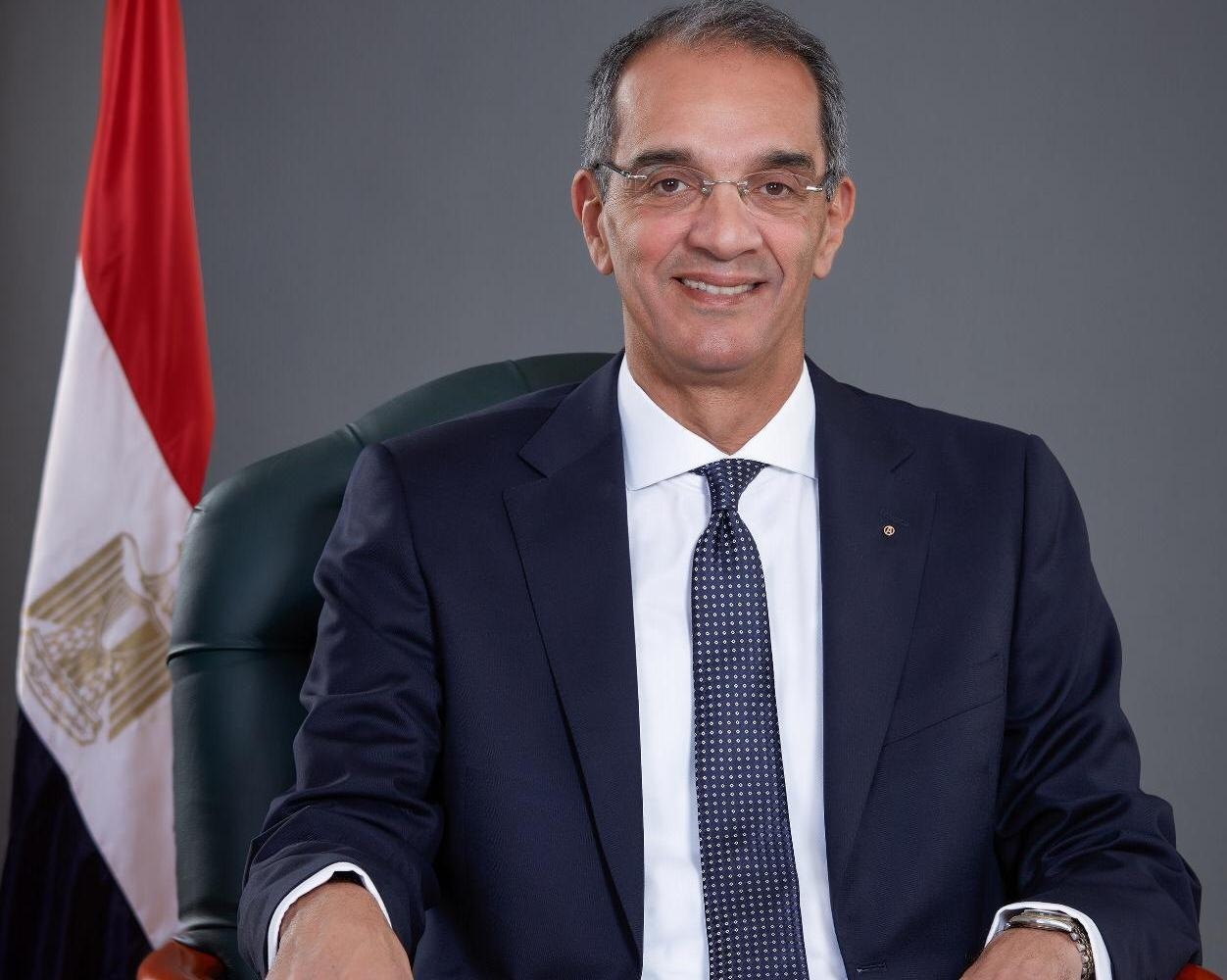 وزير الاتصالات: عودة خدمات البنوك والبورصة تدريجيًا بعد حريق سنترال رمسيس