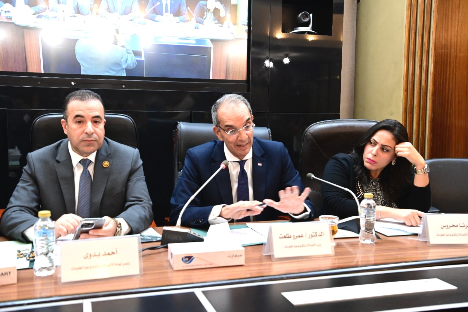 «اتصالات النواب» تفتح اجتماعها بالوقوف دقيقة حدادًا على أرواح ضحايا حادث سنترال رمسيس