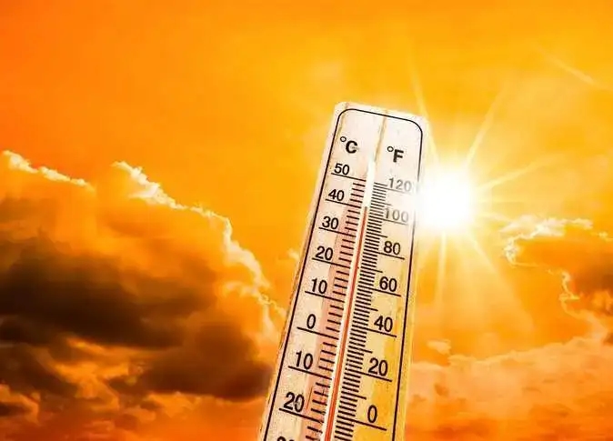 الأرصاد: غدا طقس شديد الحرارة رطب نهارا معتدل ليلا .. والعظمى بالقاهرة 35
