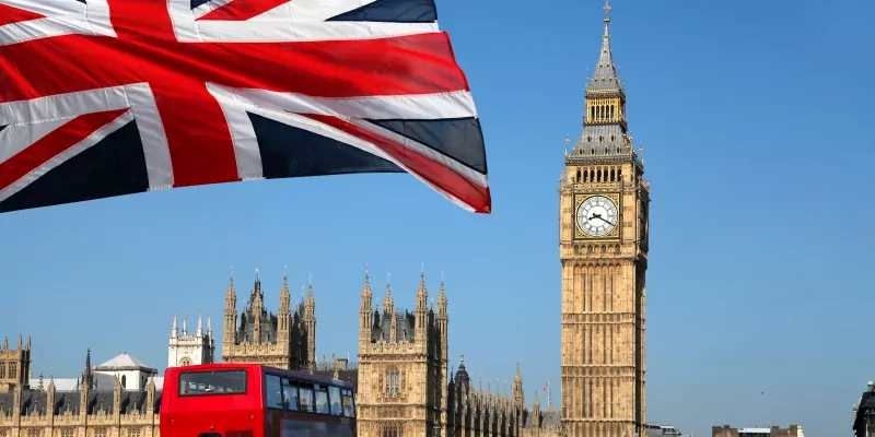 بريطانيا تسحب موظفي سفارتها البريطانيين من إيران مؤقتا