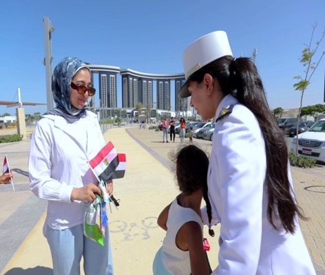 وزارة الداخلية تشارك المواطنين الاحتفال بـ ذكرى 30 يونيو
