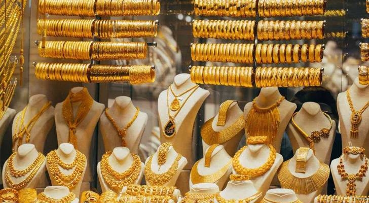 67.8 دينار سعر غرام الذهب عيار 21 بالسوق المحلية