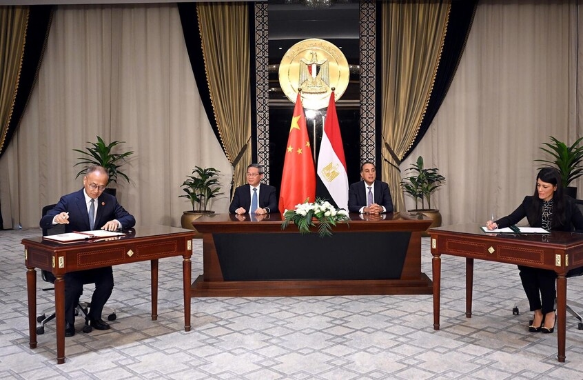 مصر والصين توجهان ضربة جديدة للدولار الأمريكي