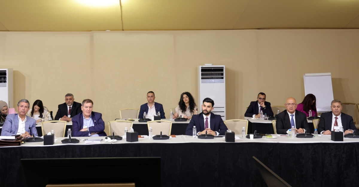 خبراء: بناء اقتصاد وطني مستدام يتطلب استثمارا محليا وأجنبيا في المجالات كافة