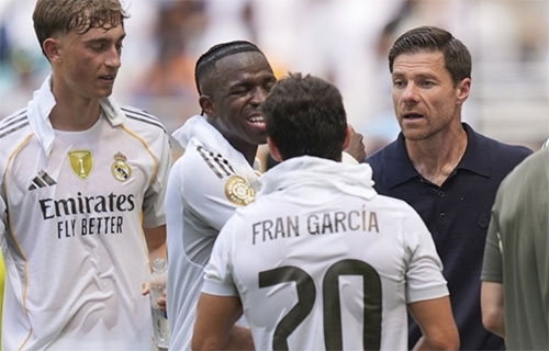 ريال مدريد يطلق يد المدرب ألونسو بعد الخروج من مونديال الأندية