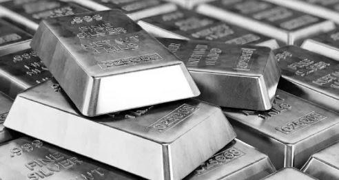 الفضة ترتفع لأعلى مستوى منذ 13 عامًا.. ما الأسباب؟