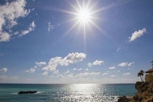 نشرة إنذارية.. موجة حر مع الشركي وزخات رعدية قوية مع تساقط محلي للبرد وهبات رياح مرتقبة بعدد من مناطق المملكة