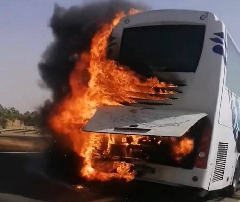 اندلاع حريق في حافلة لنقل المسافرين على الطريق السيار بمدخل صخور الرحامنة