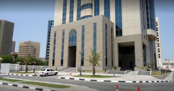 وزارة الأشغال: تنفيذ أعمال تطوير مواقف السيارات على شارع الشيخ عبدالله بالمحرق