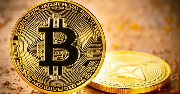 "بيتكوين" ترتفع 3.3% في أسبوع مع انحسار المخاطر العالمية