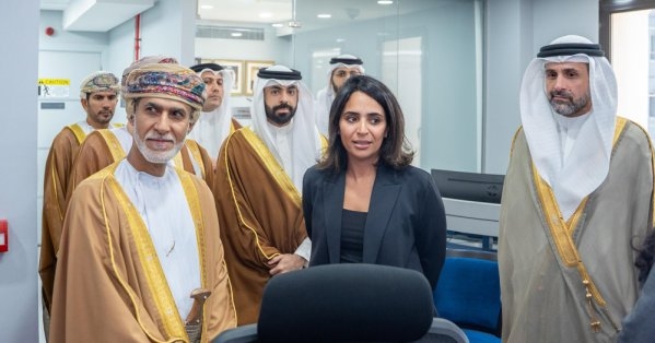 الأمين العام لمجلس الوزراء بسلطنة عُمان يقوم بزيارة لمركز المدار بمقر وزارة الخارجية