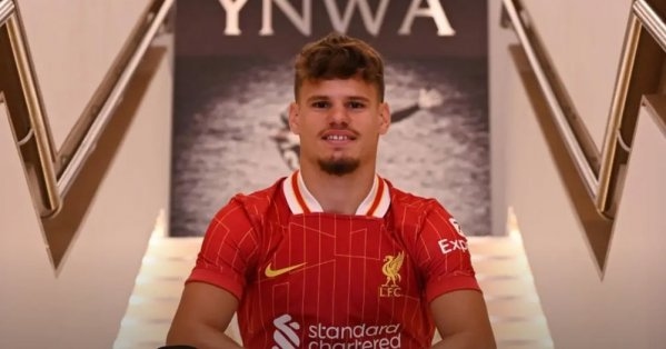 ليفربول يعلن تعاقده مع الظهير المجري كيركيز