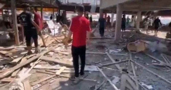 الجيش الإسرائيلي يقصف استراحة مكتظة بالنازحين ويودي بحياة 24 شخصًا بينهم صحفي