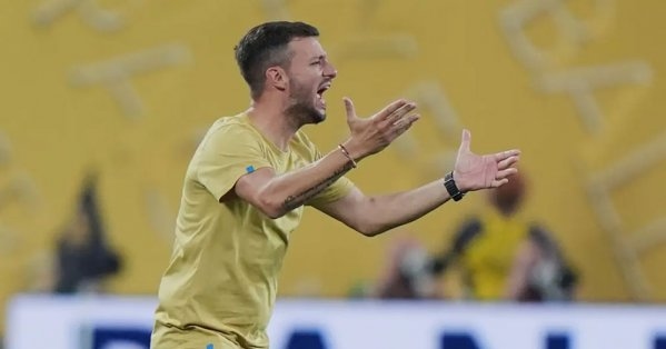 كأس العالم للأندية تطيح بمدرب بورتو من منصبه