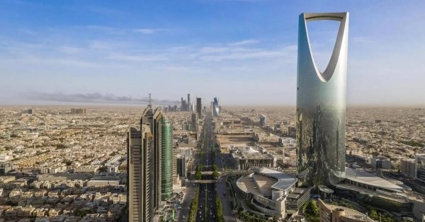 نمو متسارع في السياحة السعودية يدفع حجوزات الفنادق ويعزز التوطين