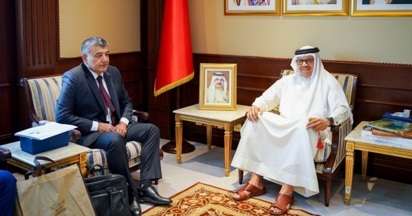 وزير الخارجية يستقبل سفير أوزبكستان المعين لدى البحرين والمقيم في الرياض
