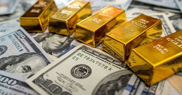 الذهب يرتفع بعد رسوم ترامب الجمركية الجديدة وقوة الدولار تحد من المكاسب