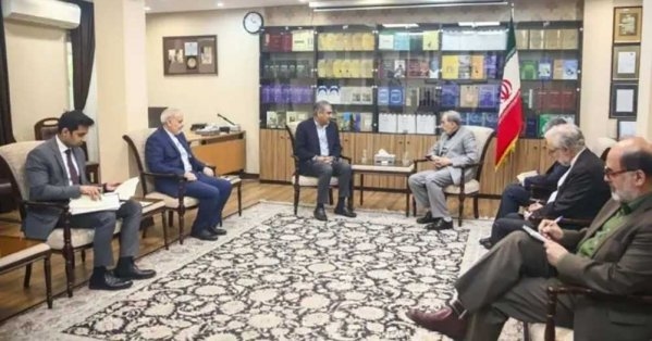 مستشار خامنئي: نرفض إجراء مفاوضات نووية مشروطة بوقف التخصيب