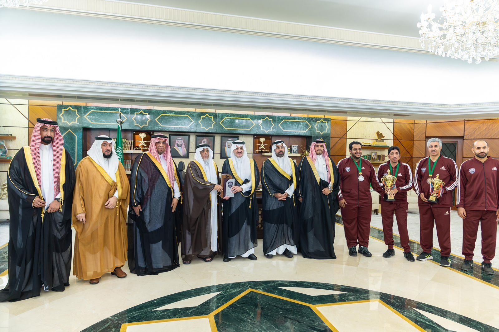 أمير الشرقية يستقبل أعضاء نادي الصم بالمنطقة الشرقية