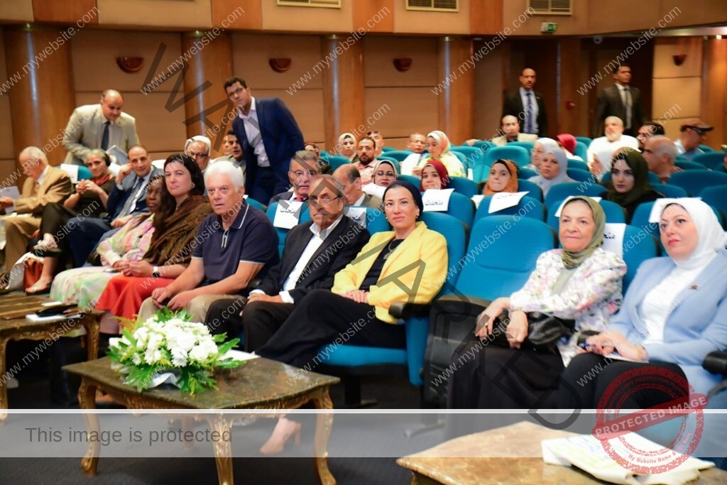 وزيرة البيئة تشارك شبكة 'رائد' فى إطلاق المرحلة الثانية من حملة 'تيراميد'