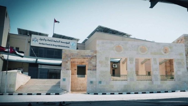 رئيس الوزراء يستقبل المهيدات ويشيد بجهوده في إدارة "الغذاء والدواء"