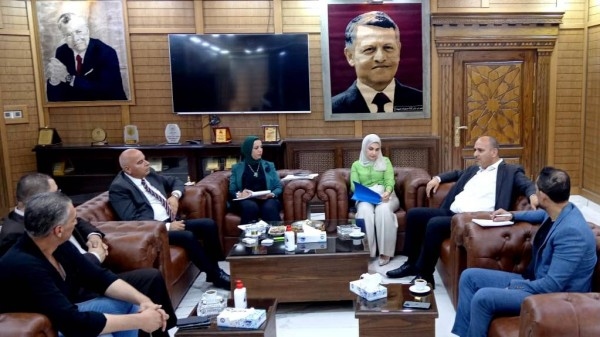 بلدية السلط و "تنظيم النقل" تبحثان تطوير الخدمات في المدينة