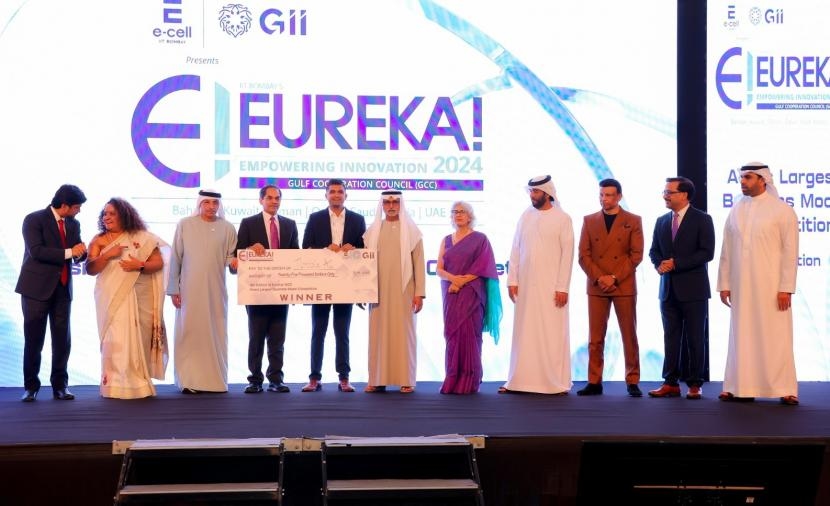تتويج الفائز بالجائزة الكبرى في النسخة الرابعة من "يوريكا الخليج"