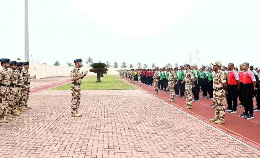 مشاركة 850 طالبا في برنامج "الانضباط العسكري" بظفار