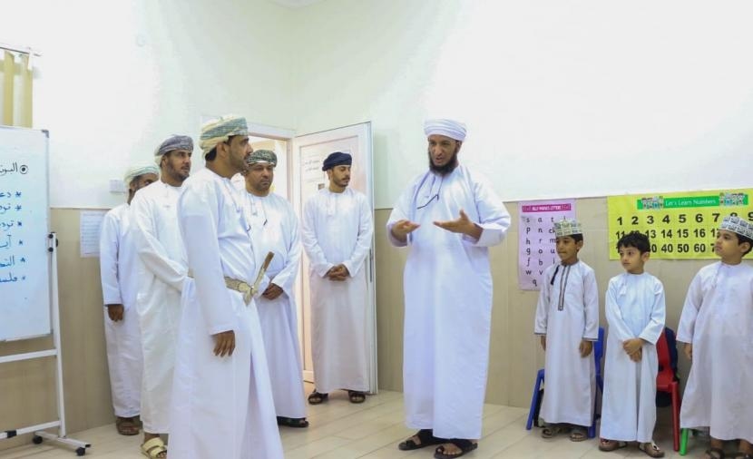 والي السويق يتابع سير العمل في المراكز الصيفية بالولاية