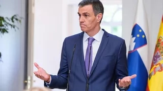 الحزب الاشتراكي الحاكم في اسبانيا يحظر على أعضائه الاستعانة بخدمات بائعات الهوى
