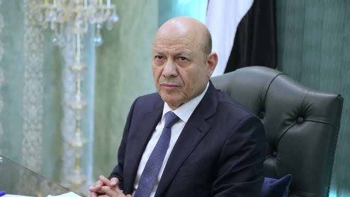 العليمي يورط مركزي عدن بهذا القرار