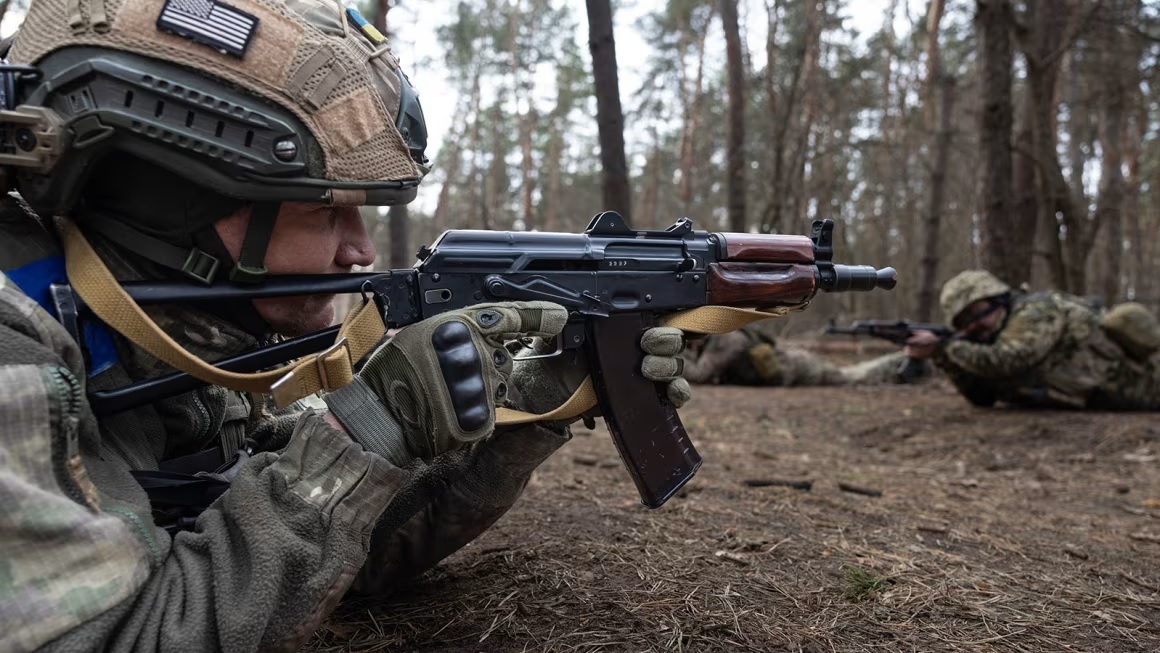 Trump says he'll send new weapons to Ukraine