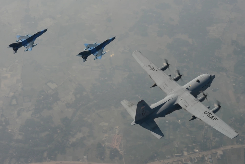 Video/Pics: 31 killed, 171 injured as air force jet crashes into school in Bangladesh