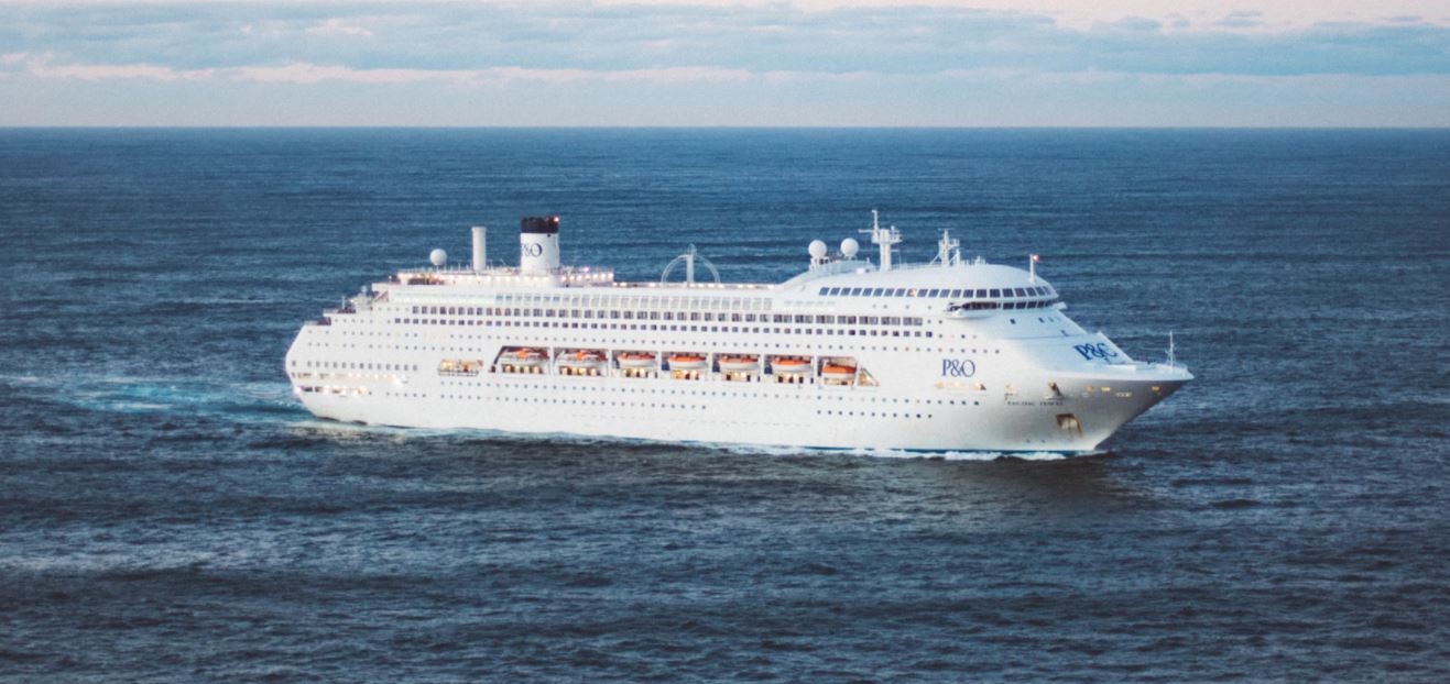 Viral Video: Father jumps overboard to save daughter who fell off Disney cruise ship